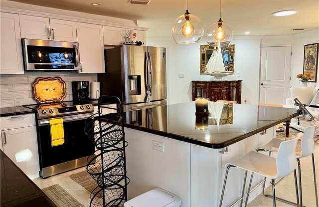 283 Cypress Way W Gallery 2