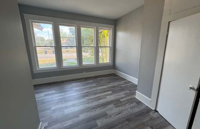 One Bedroom Corner Lot Gallery 4