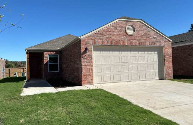 Pre-Leasing Now in Springdale! Beautiful 3-Bedroom Home with Kitchen Island & Open-Concept Living Gallery 4