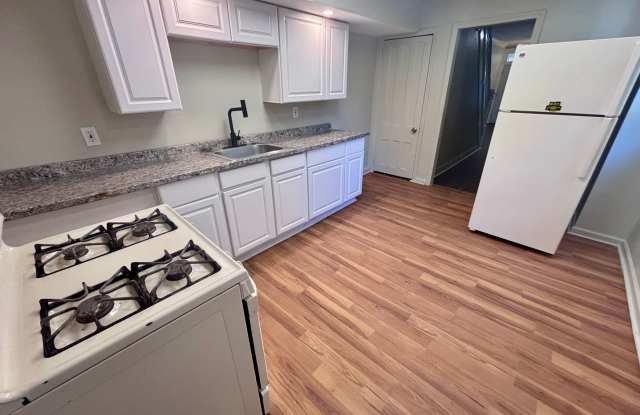 4 bedroom home on Division st photos photos