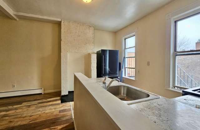 126 MONTICELLO AVE Gallery 4
