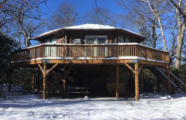 Furnished Rental in Blowing Rock Area; Absolutely Wonderful Deck for Entertaining! photos photos