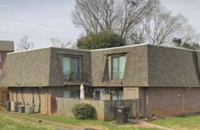 9106 Woodpark Ln - D Gallery 2