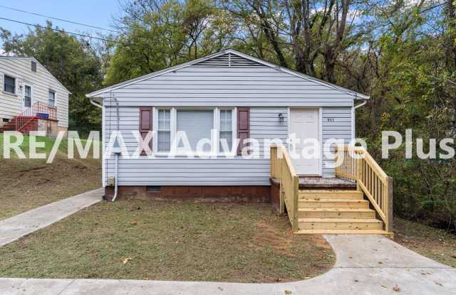 3-Bedroom Home in Town of Farmville! Gallery 1