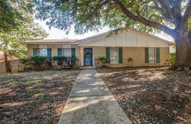 156 N Crestwood Boulevard - 156 North Crestwood Road, DeSoto, TX 75115