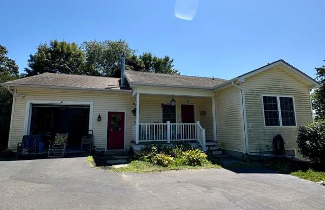 2 Bed - 1.5 Bath: Single Family in New London! photos photos