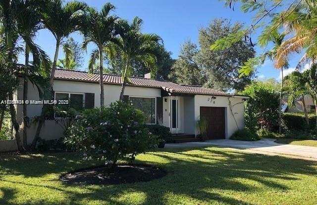 274 NW 92nd St photos photos