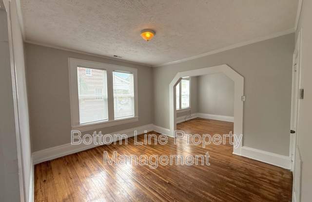 2100 E 7th St #5 Gallery 3