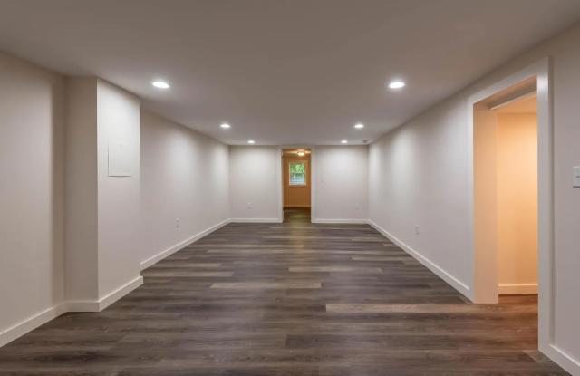 Totally renovated east-side location 4BR 3BA! Gallery 4