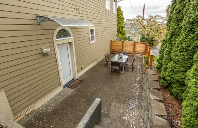 351 Lind Avenue Northwest - 351 Lind Avenue Northwest, Renton, WA 98057