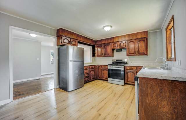 Freshly Updated 4 Bedroom House photos photos