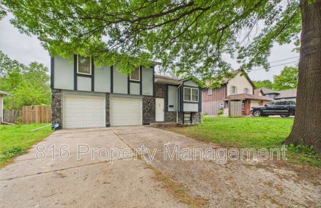12006 Smalley ave - 12006 Smalley Avenue, Grandview, MO 64030