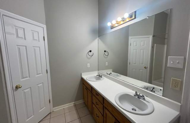 Midway ISD Speegleville Home Gallery 4