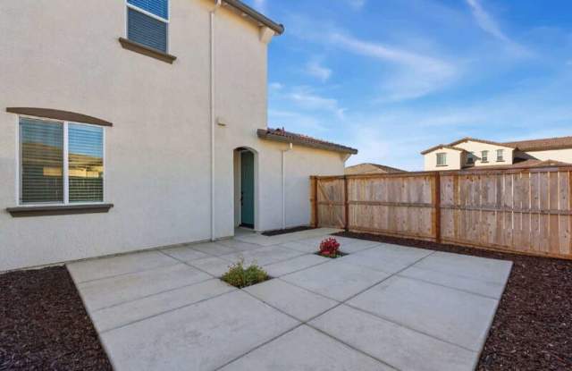 12700 Crossbill Way Gallery 2