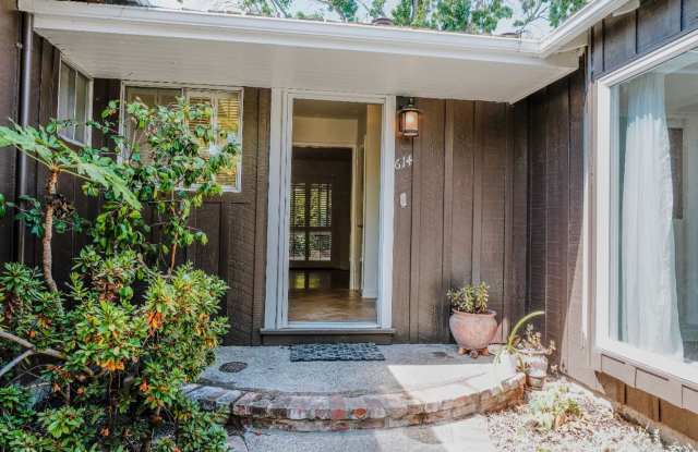 Charming spacious home, convenient location, great Palo Alto Schools, close to shopping! - 614 Wellsbury Way, Palo Alto, CA 94306