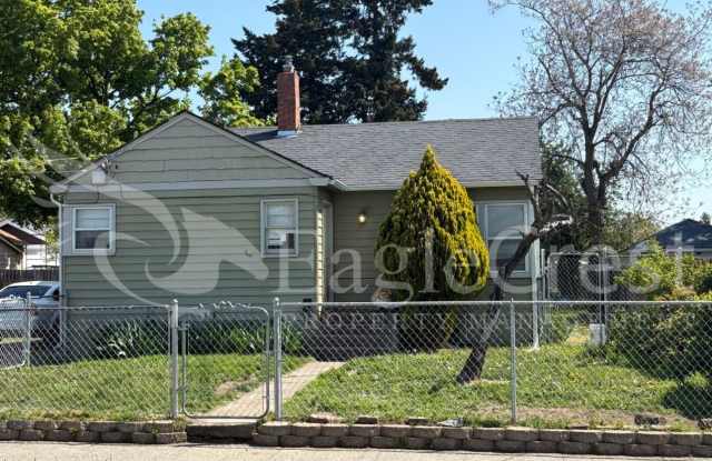 Three Bedroom, Two Bathroom House Located in Eastgate photos photos