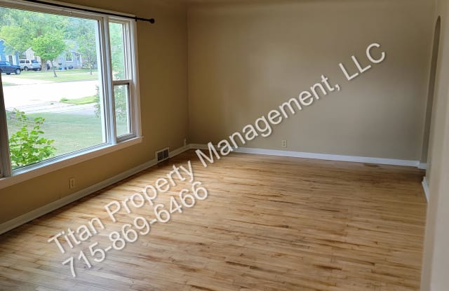 2724 Stanley Street - 2724 Stanley Street, Stevens Point, WI 54481