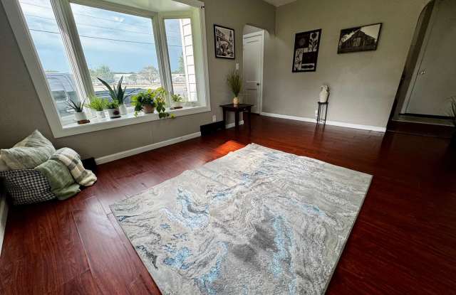 3 bed, 1 bath home for rent in Waterloo photos photos