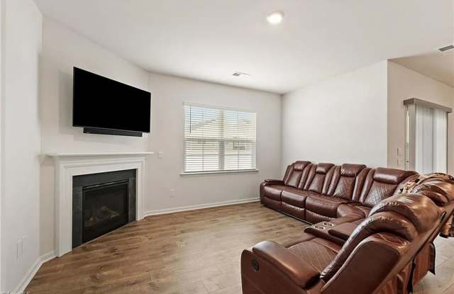 Single Story Ranch in Greensboro! Gallery 4