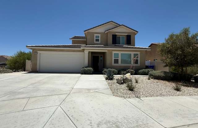 Beautiful Two Story Home, 3 Bedrooms, 2.5 Bathrooms, Solar Panels, Gallery 1