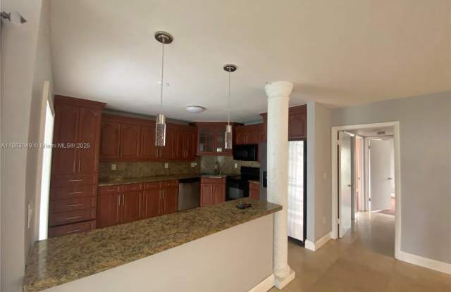 13045 SW 68th St photos photos
