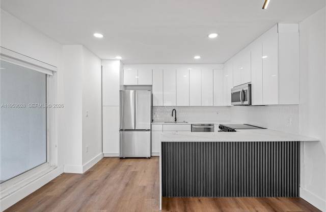 3661 NE 170th St photos photos