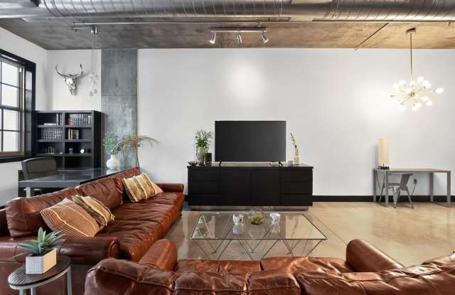 Modern 1BR Loft in Flagler Village Gallery 4