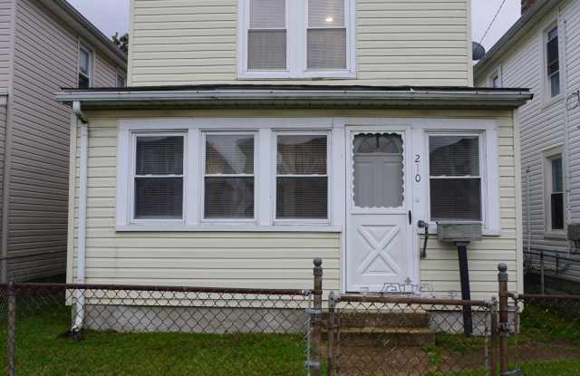 210 Center St photos photos