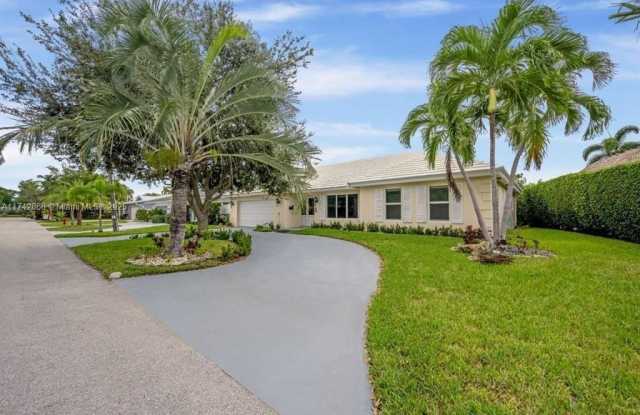 2810 NE 60th St photos photos