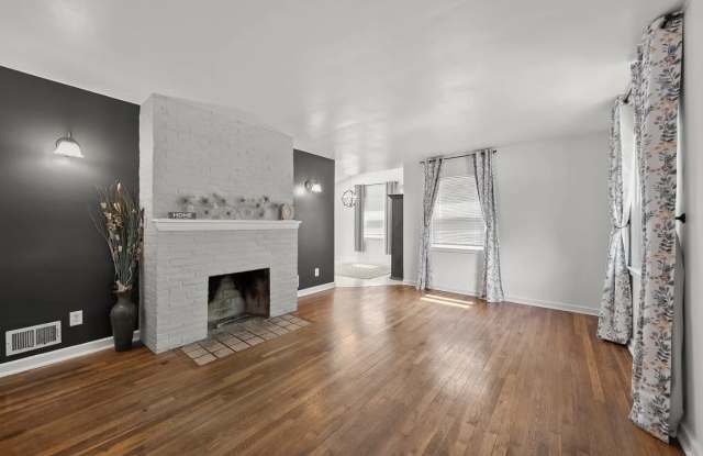 1940 Riverside Dr Gallery 3