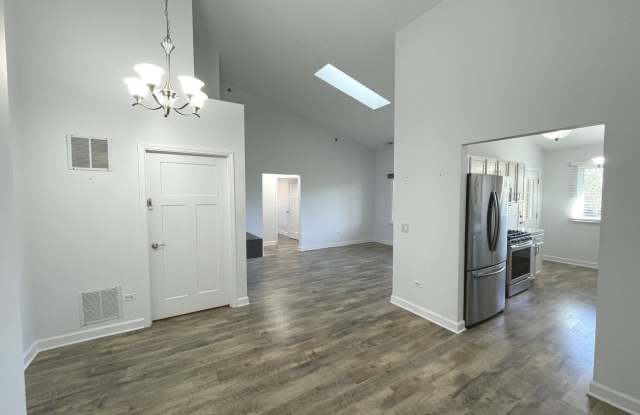 881 N Swift Road Gallery 3