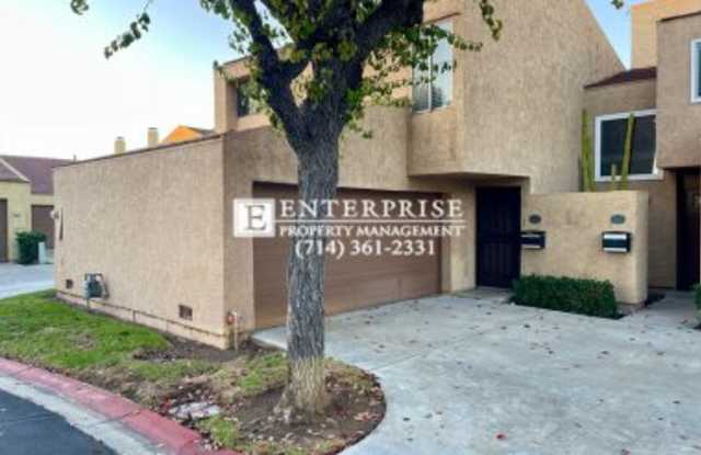 4815 Aliano Plaza photos photos