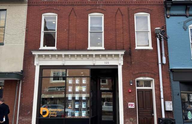 121 W WASHINGTON Street Gallery 2