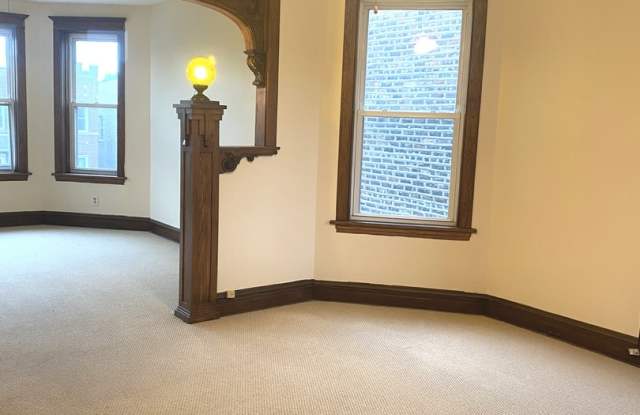 2334 North Kostner Avenue Gallery 4