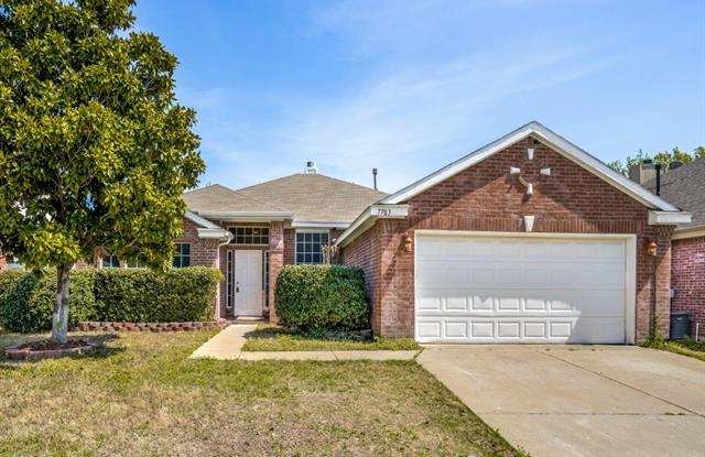 7703 Southbridge Lane - 7703 Southbridge Lane, Arlington, TX 76002