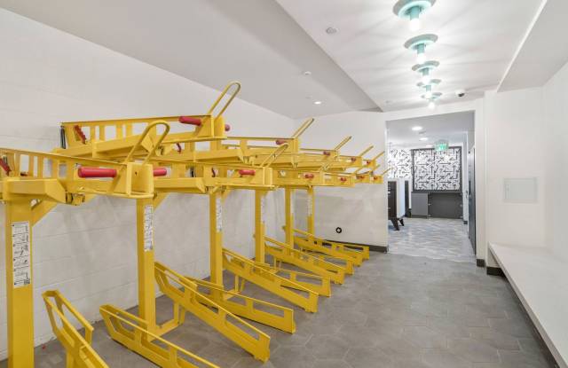 3450 West 43rd Street Gallery 1