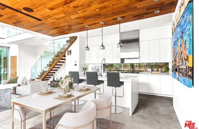 524 Rialto Ave photos photos