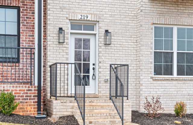 Fabulous 3 Bedroom Pet Friendly Home For Rent in Pleasant View! Gallery 4