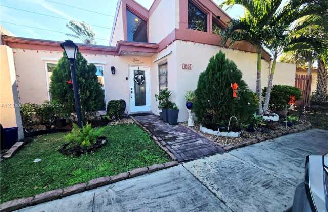 8500 NW 31st Ct photos photos