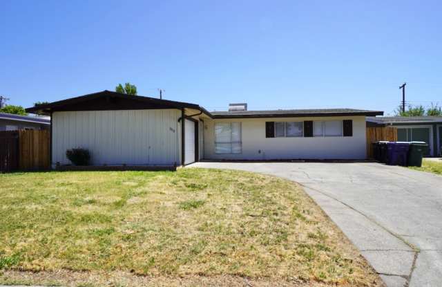 Wonderful 3 Bedroom, 2 Bath home in Sacramento! photos photos