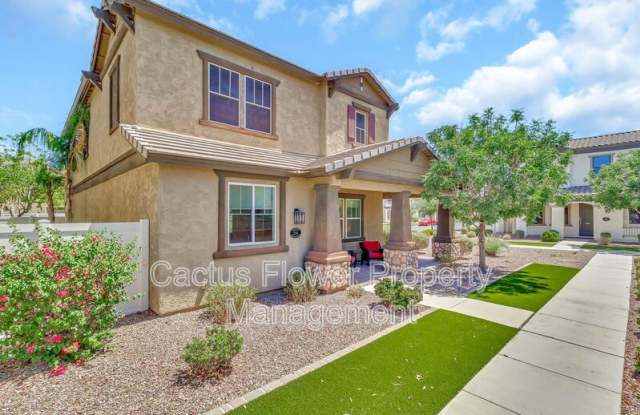 2734 S Santa Rita photos photos