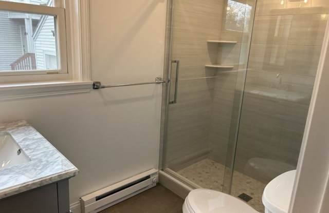 1 Bed Newton Center WILL NOT LAST Gallery 4