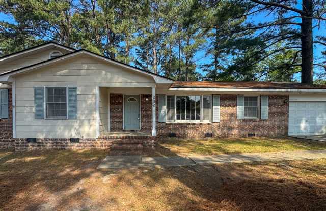 Charming 3 Bed 2 Bath Home with Fenced Yard photos photos Charming 3 Bed 2 Bath Home with Fenced Yard photos photos