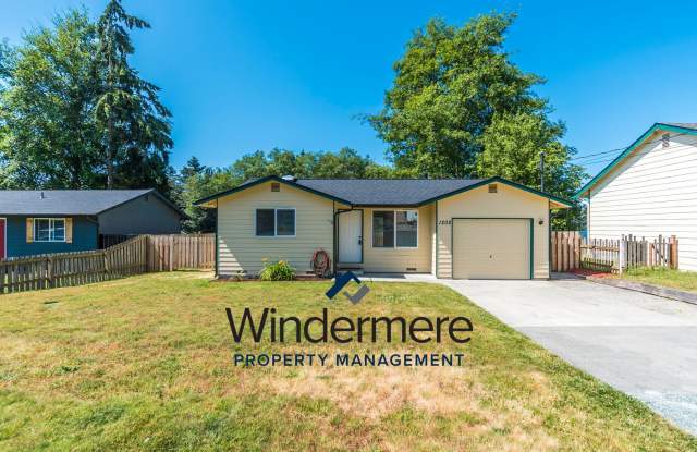 2 Bed 1 Bath House W/ Garage photos photos 2 Bed 1 Bath House W/ Garage photos photos