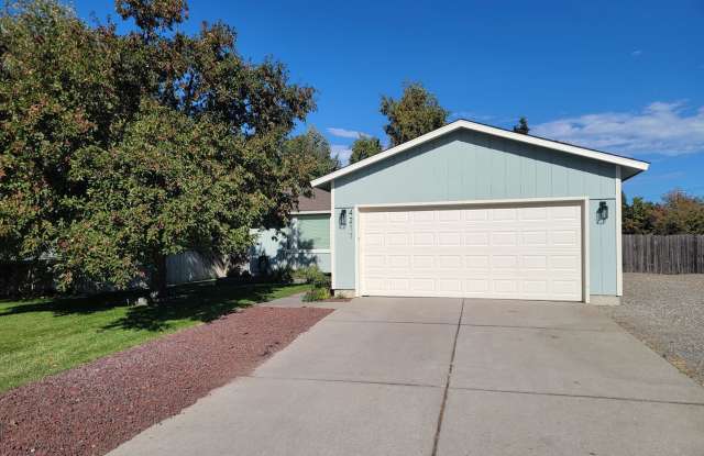 Great update 4-Bedroom Home On The South Hill With Lawn Care Included - Pet Friendly photos photos Great update 4-Bedroom Home On The South Hill With Lawn Care Included - Pet Friendly photos photos
