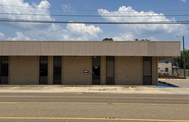 3201 ARMAND STREET Gallery 1