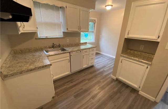 1361 Villa Dr Gallery 3