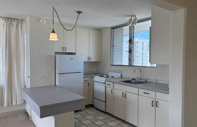 HONO HALE TOWERS …A GEM IN MOILIIILI. CLEAN and IMMACULATE! photos photos