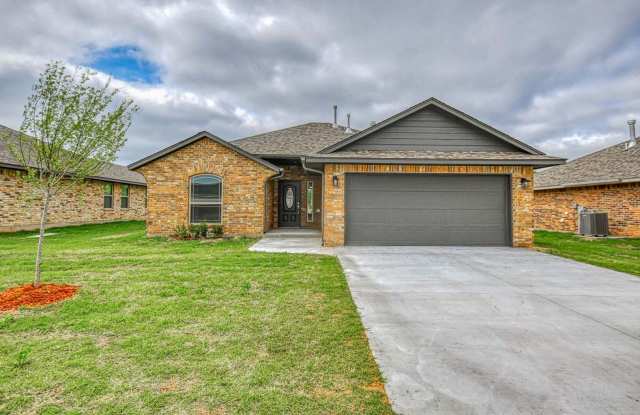 Newer Construction Home in Mustang! photos photos