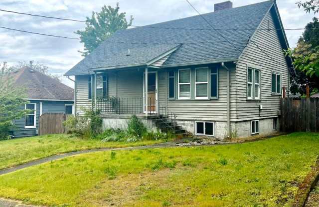 Single family home in Bremerton. - 1708 Gregory Way, Bremerton, WA 98337